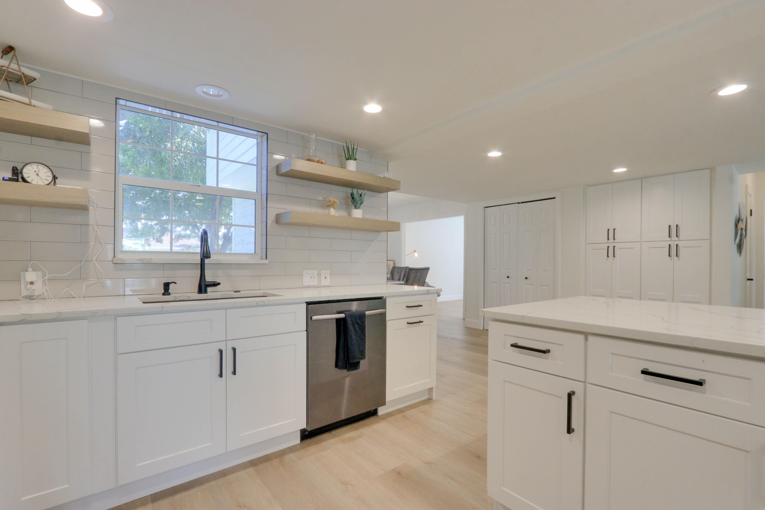 LAKE CLARKE TERR - Residential