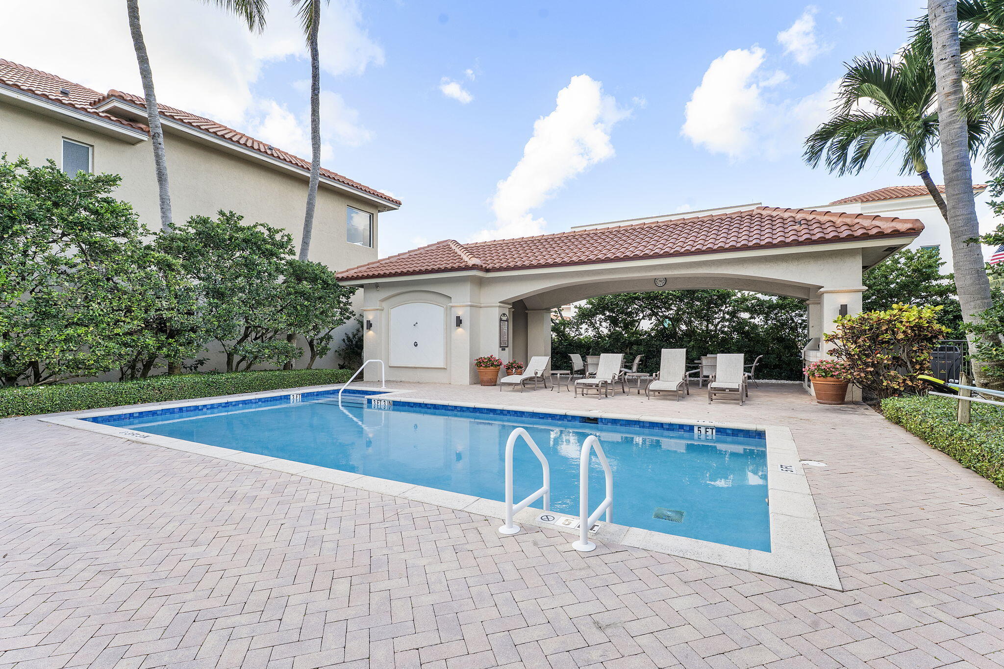 OCEAN GRANDE PLACE - Residential