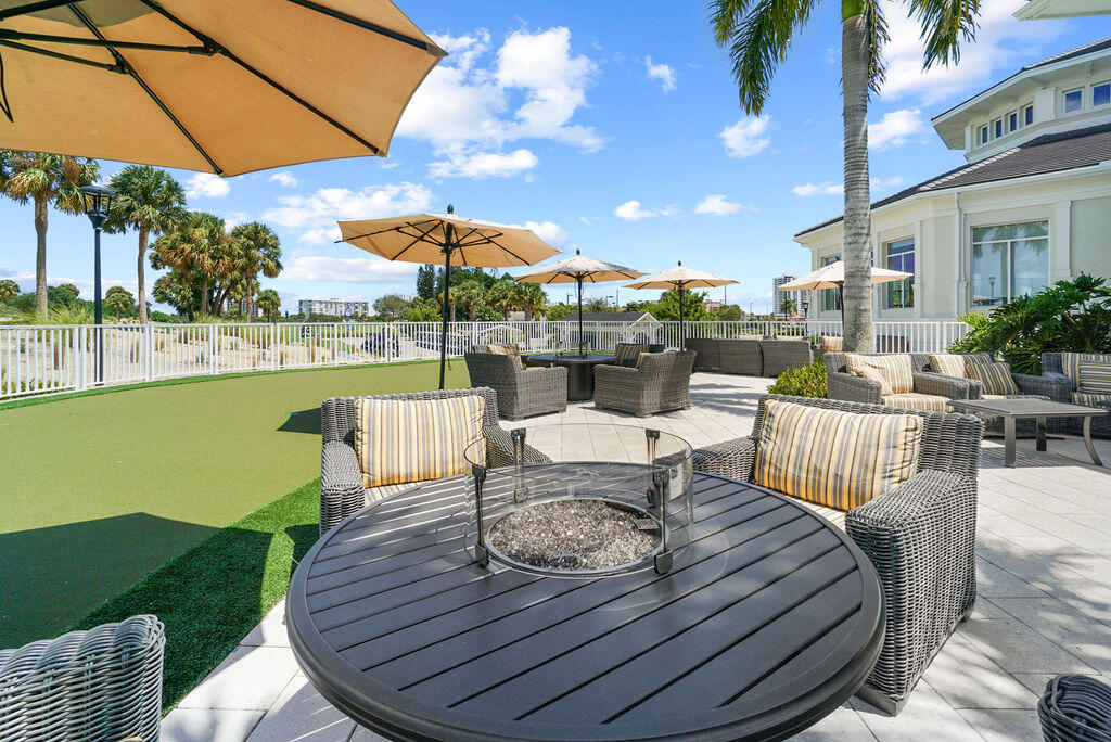 NORTH PALM BEACH VILLAGE OF 6 - Residential