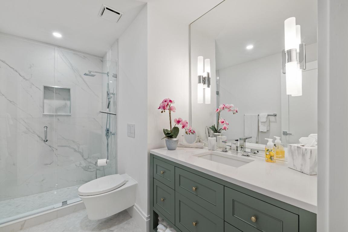 THREE HUNDRED SOUTH OCEAN BLVD APTS INC 300 S OCEA - Residential