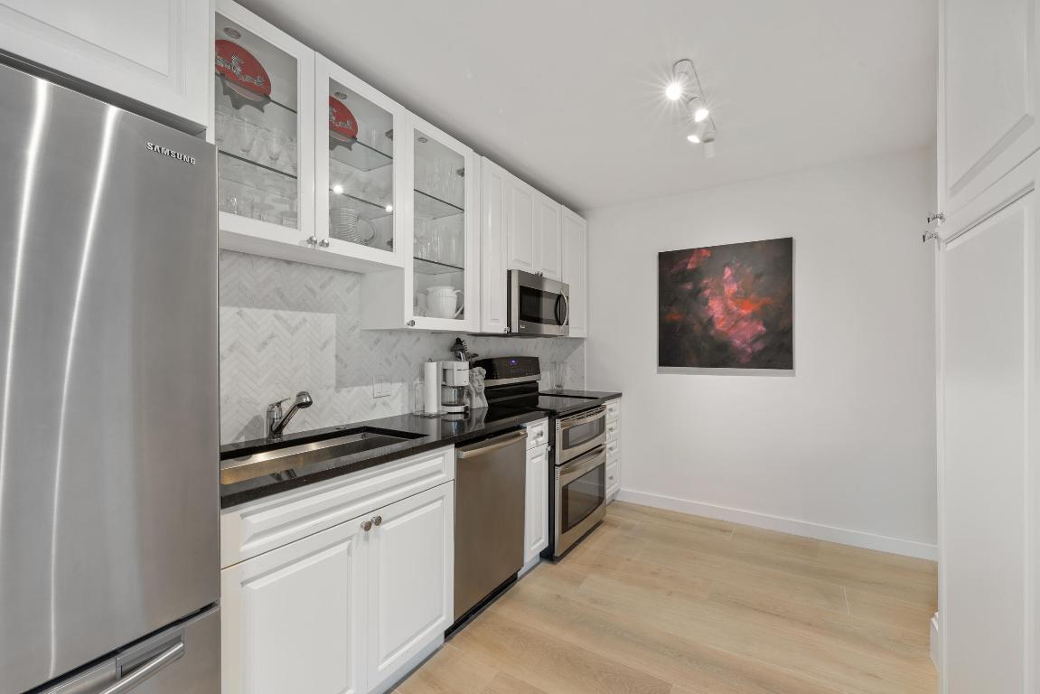 THREE HUNDRED SOUTH OCEAN BLVD APTS INC 300 S OCEA - Residential