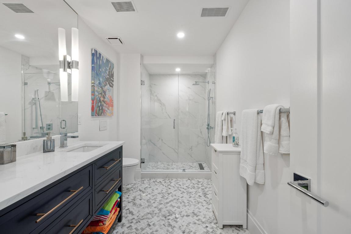 THREE HUNDRED SOUTH OCEAN BLVD APTS INC 300 S OCEA - Residential