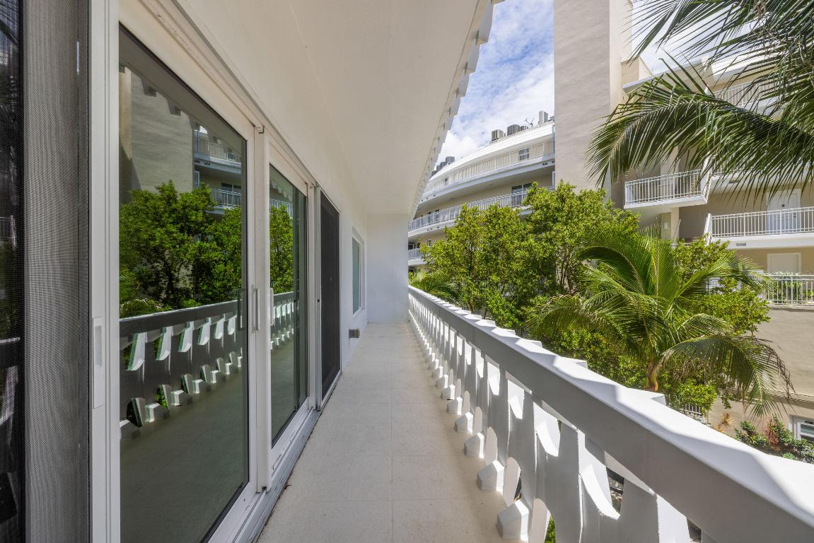 THREE HUNDRED SOUTH OCEAN BLVD APTS INC 300 S OCEA - Residential