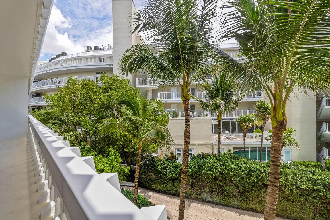THREE HUNDRED SOUTH OCEAN BLVD APTS INC 300 S OCEA - Residential