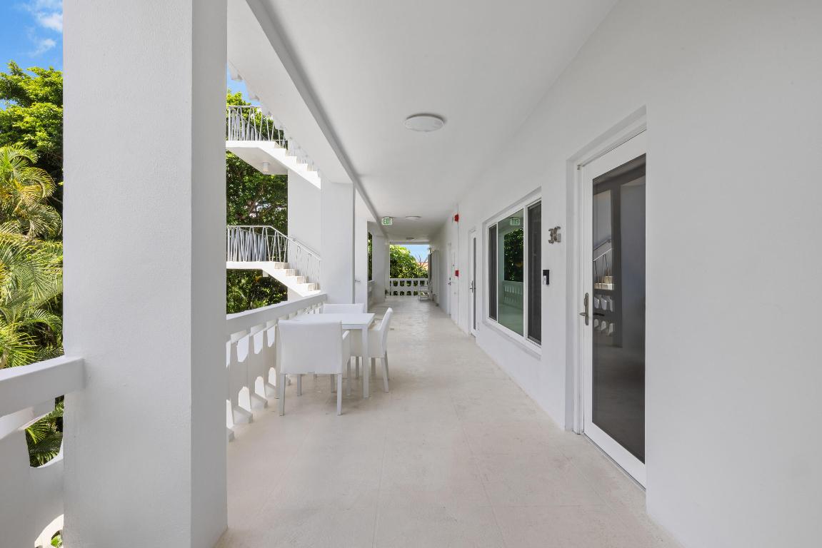 THREE HUNDRED SOUTH OCEAN BLVD APTS INC 300 S OCEA - Residential