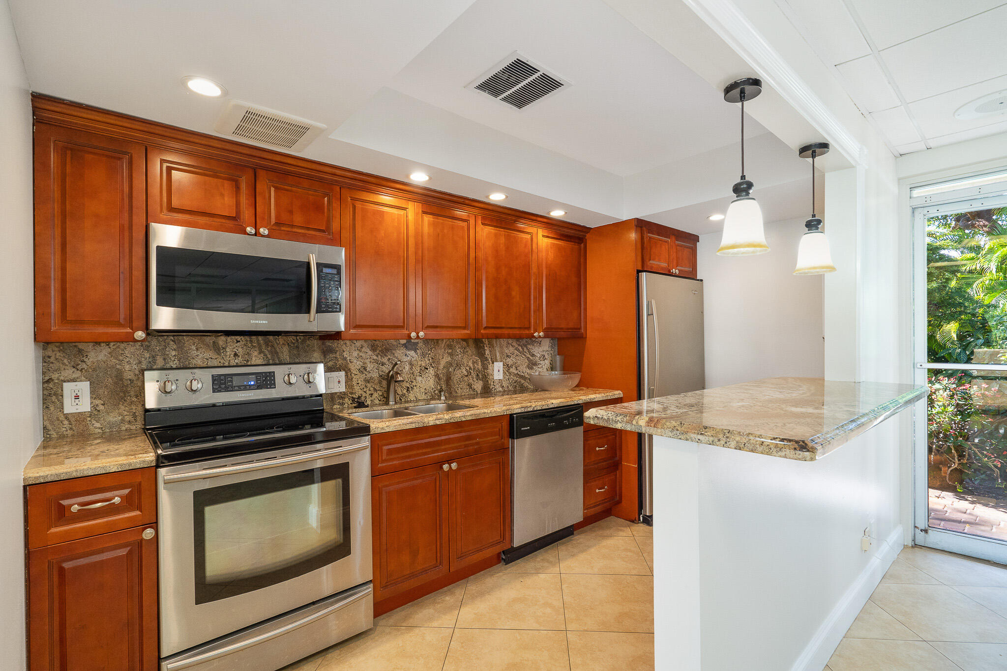 TIERRA DEL MAR CONDO - Residential Lease