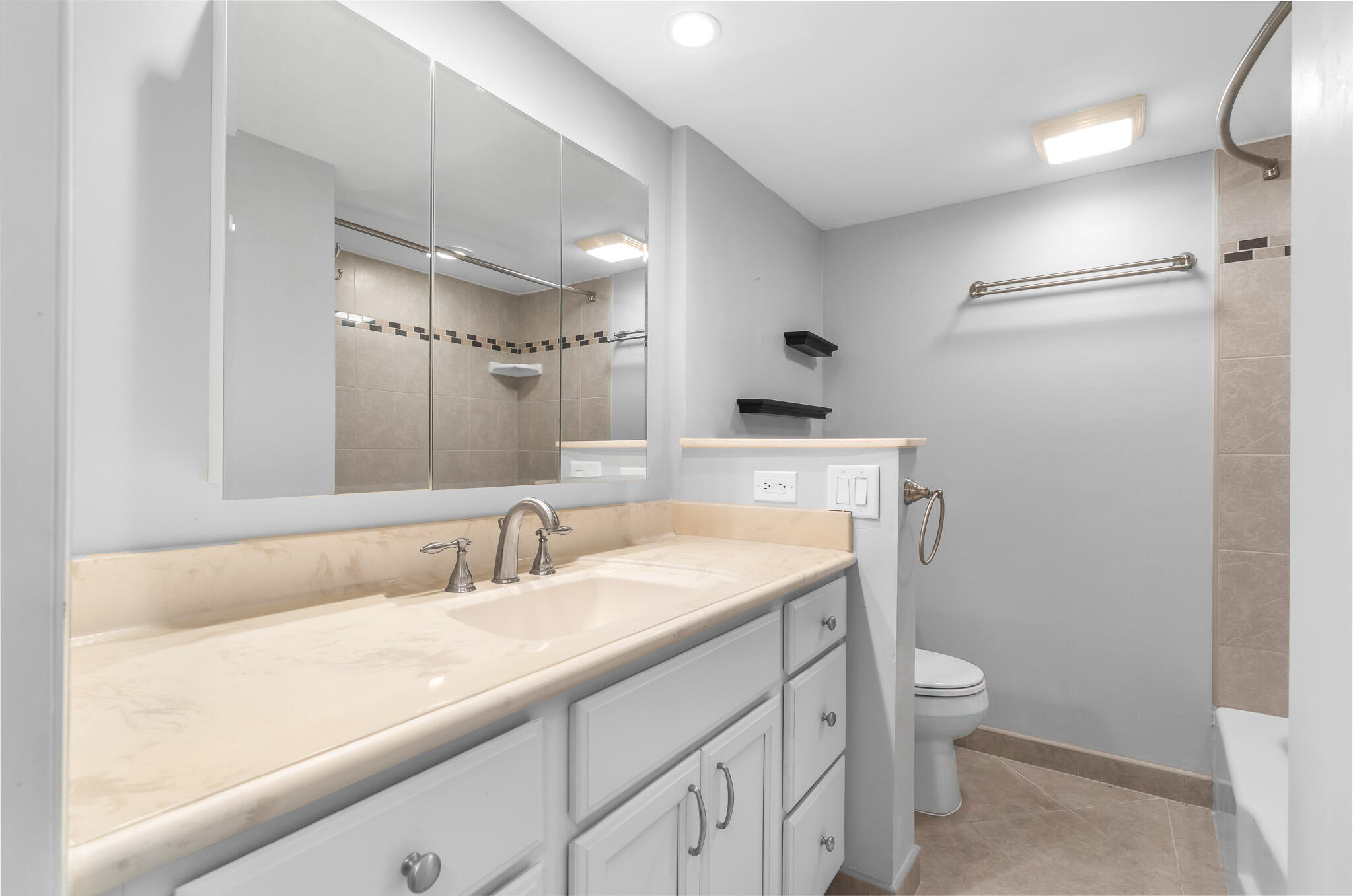 TIERRA DEL MAR CONDO - Residential Lease