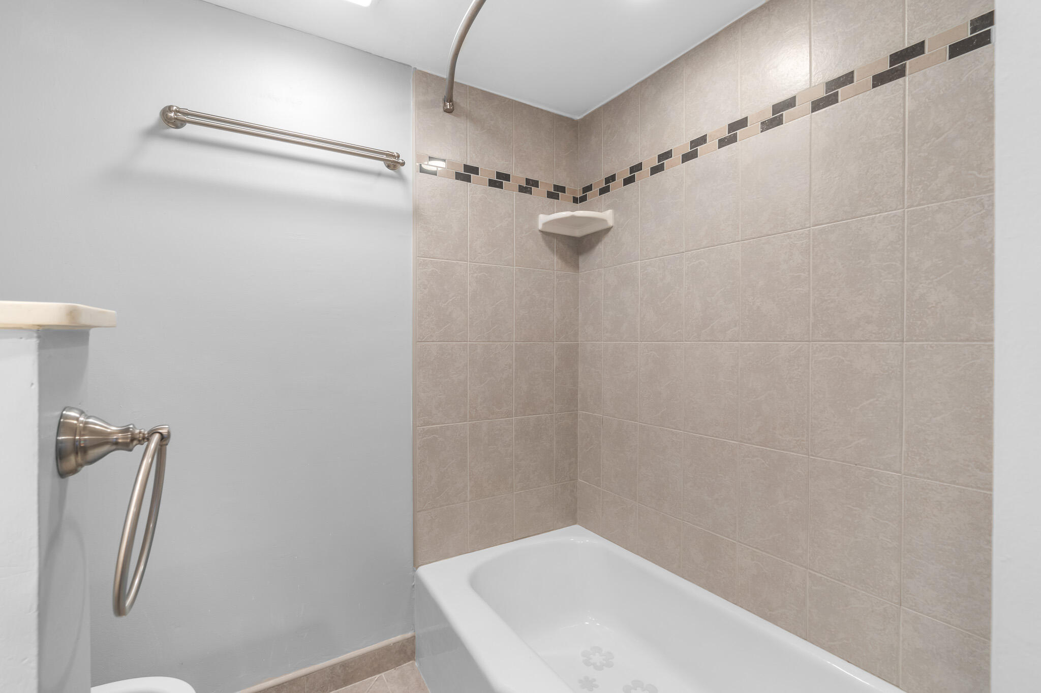 TIERRA DEL MAR CONDO - Residential Lease