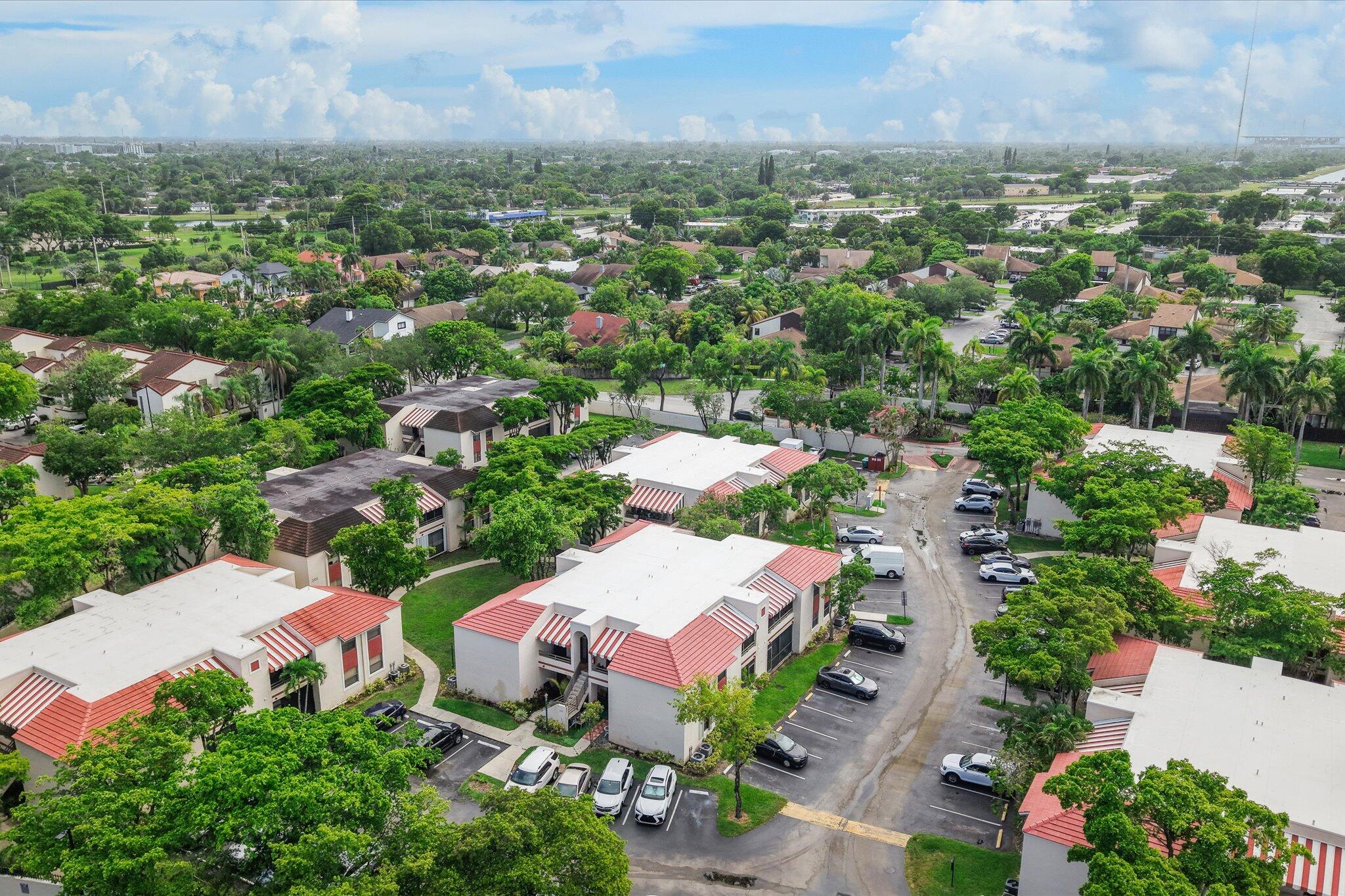 QUATRAINE CONDO I PH I - Residential