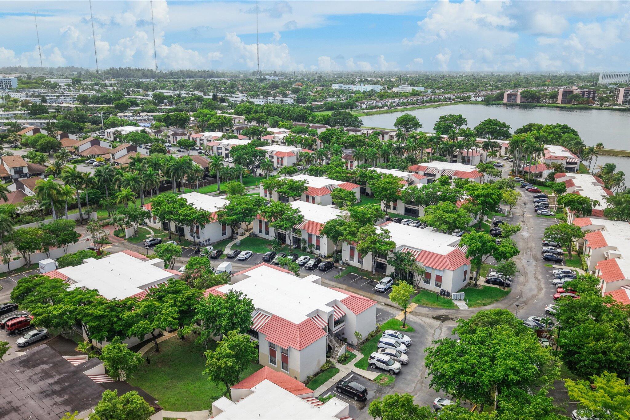 QUATRAINE CONDO I PH I - Residential