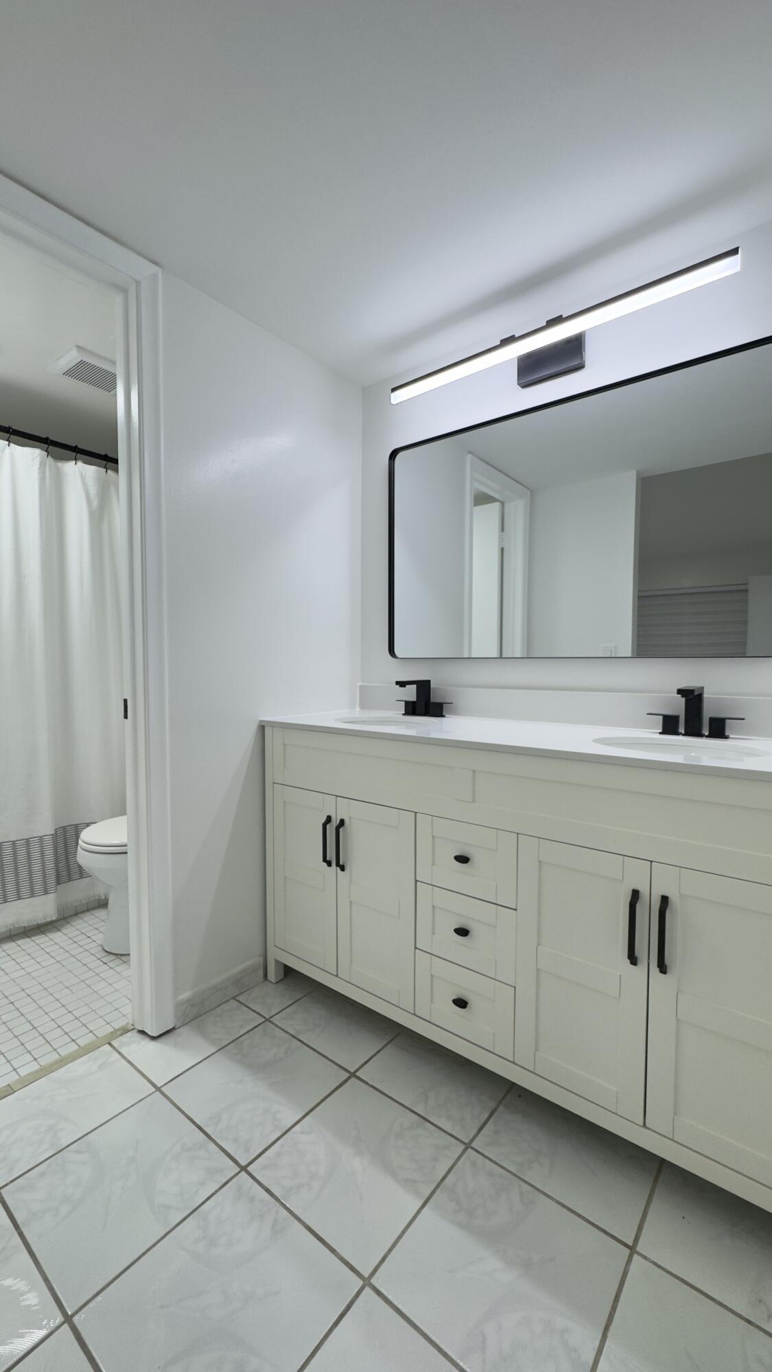QUATRAINE CONDO I PH I - Residential