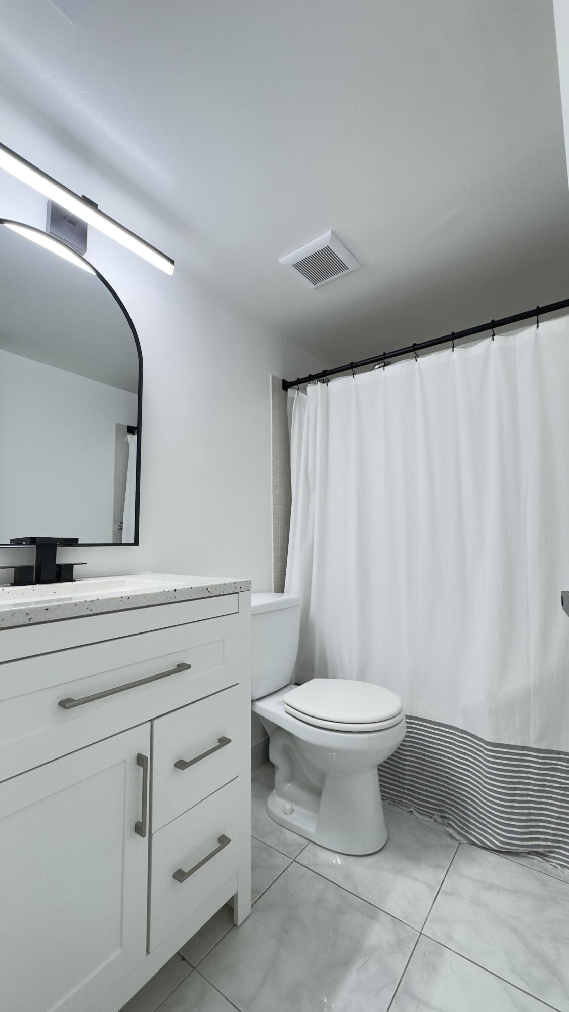 QUATRAINE CONDO I PH I - Residential