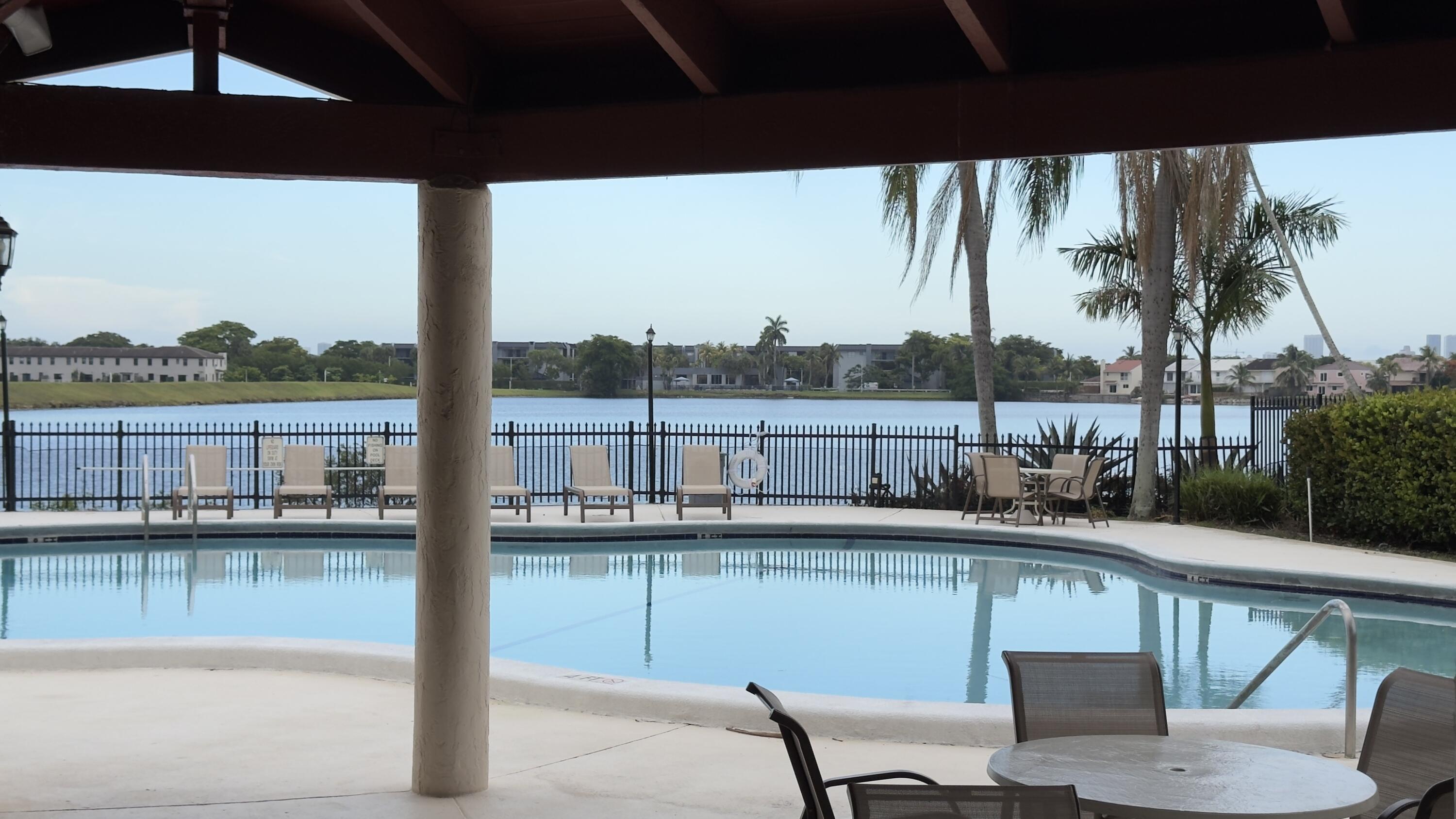 QUATRAINE CONDO I PH I - Residential