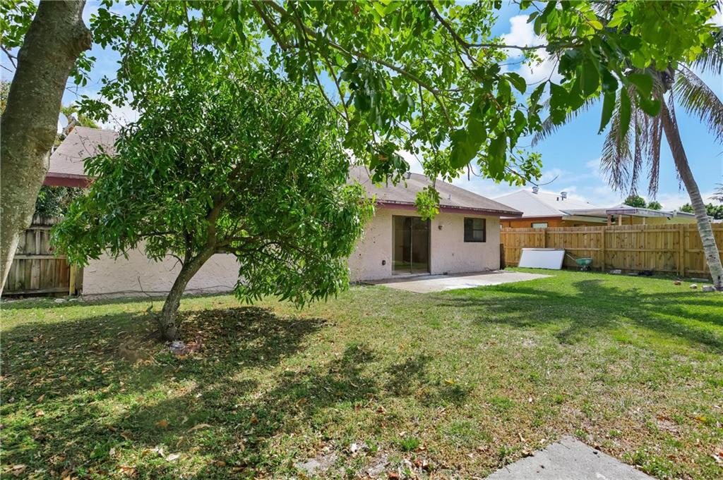 NORTH LAUDERDALE VILLAGE - Residential