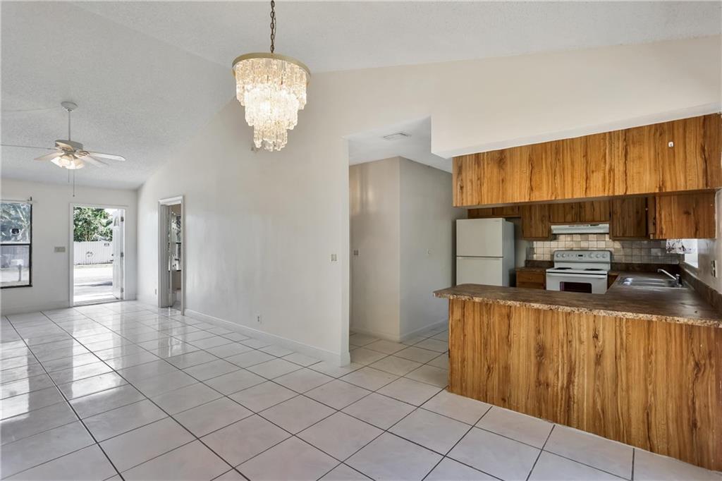 NORTH LAUDERDALE VILLAGE - Residential