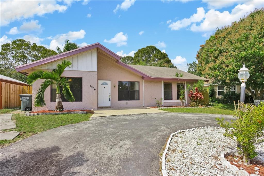NORTH LAUDERDALE VILLAGE - Residential