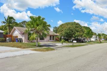 NORTH LAUDERDALE VILLAGE - Residential
