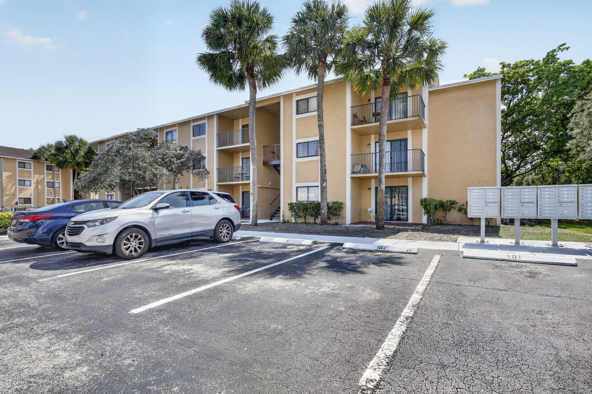 PALMS OF PEMBROKE CONDO - Residential