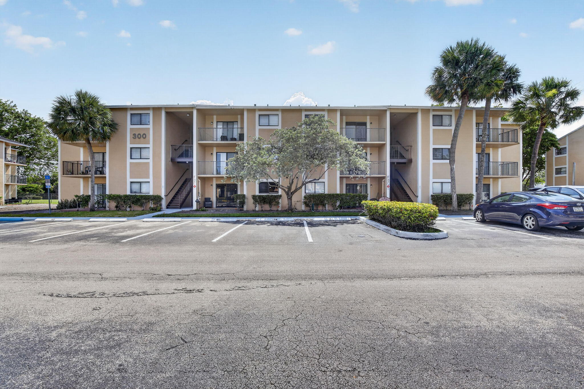 PALMS OF PEMBROKE CONDO - Residential