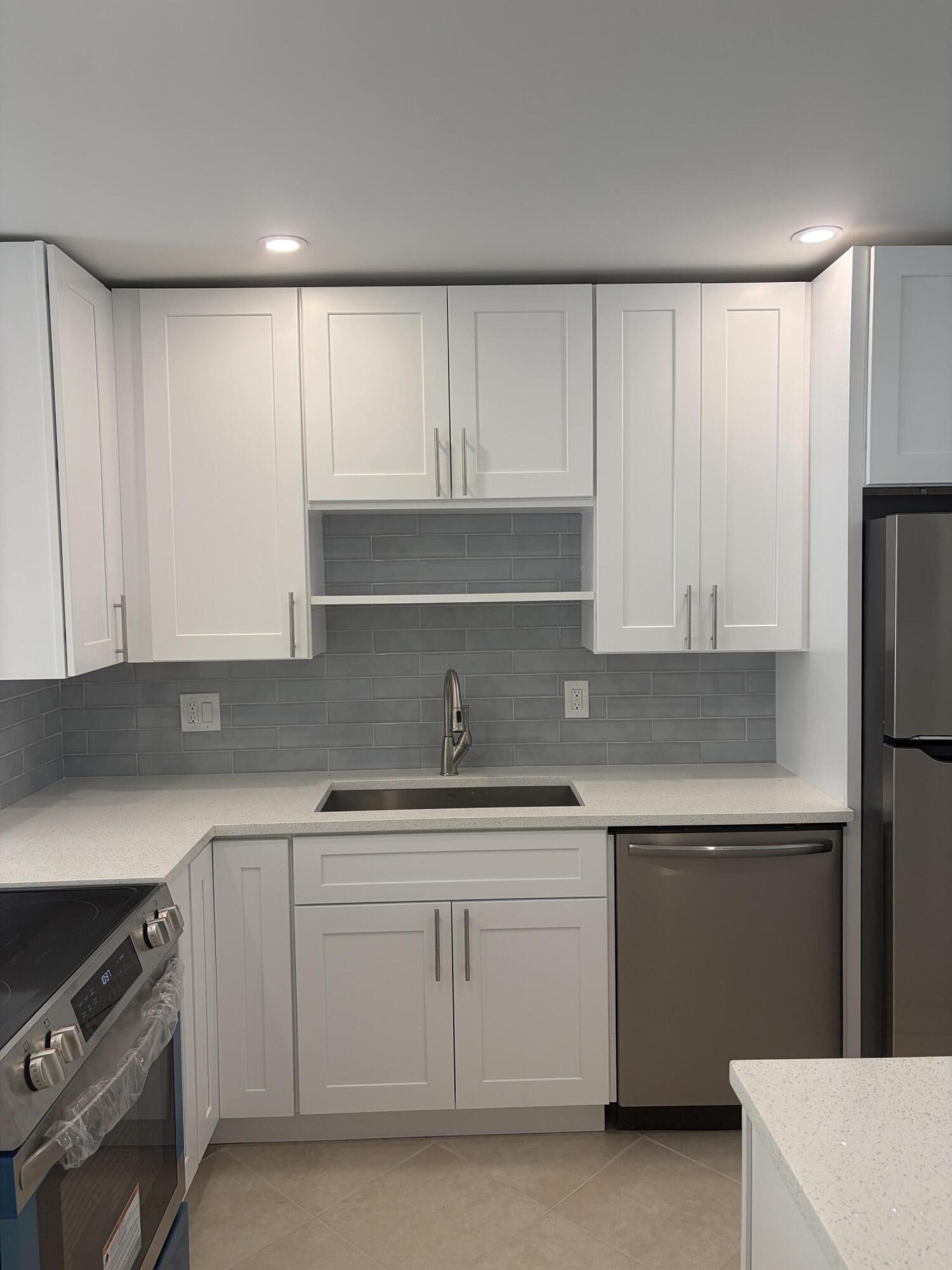 LAGO DEL REY CONDO - Residential Lease