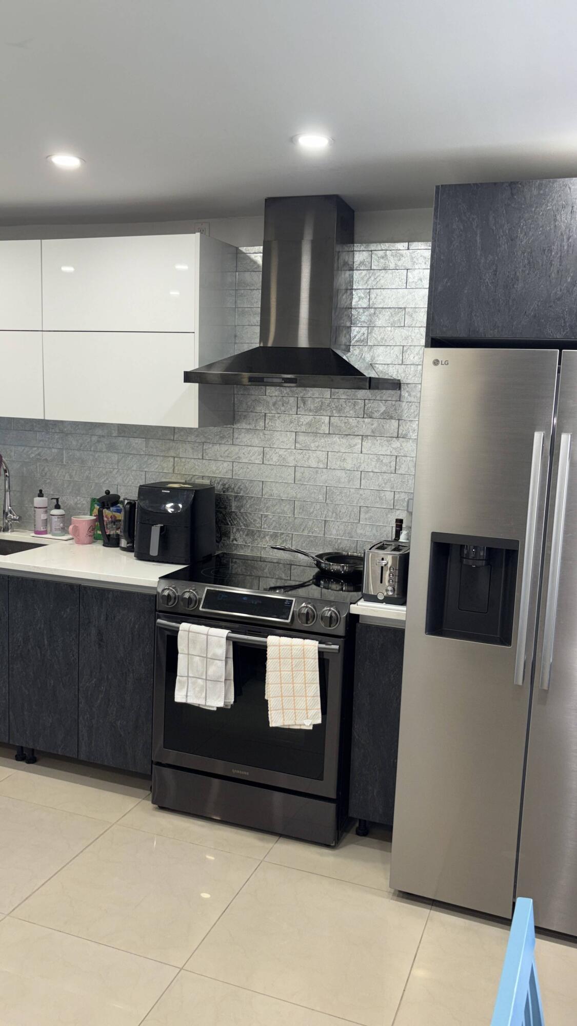 PALM ROYAL APTS INC CONDO - Residential