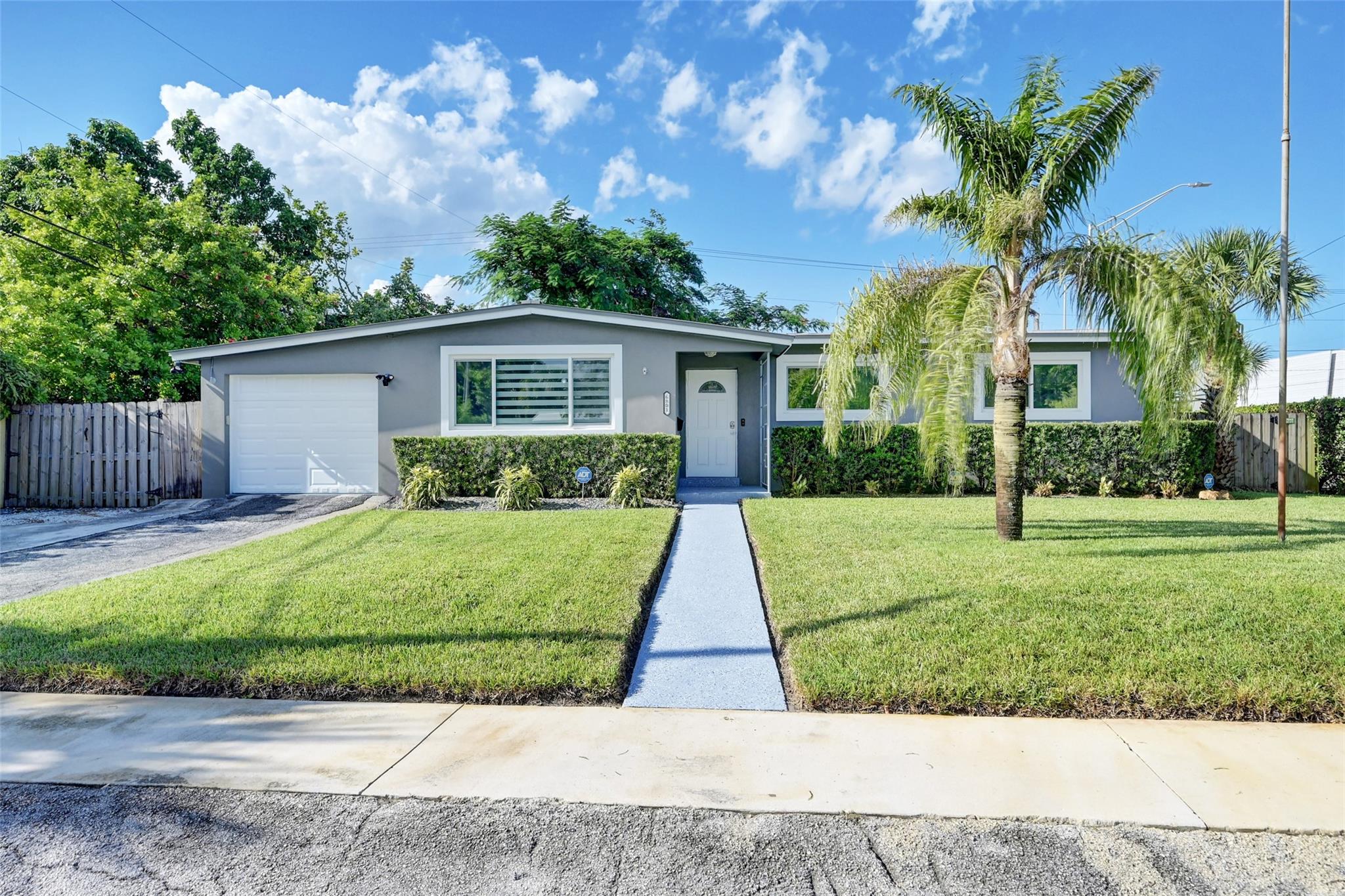 PLANTATION SUNRISE HEIGHTS - Residential