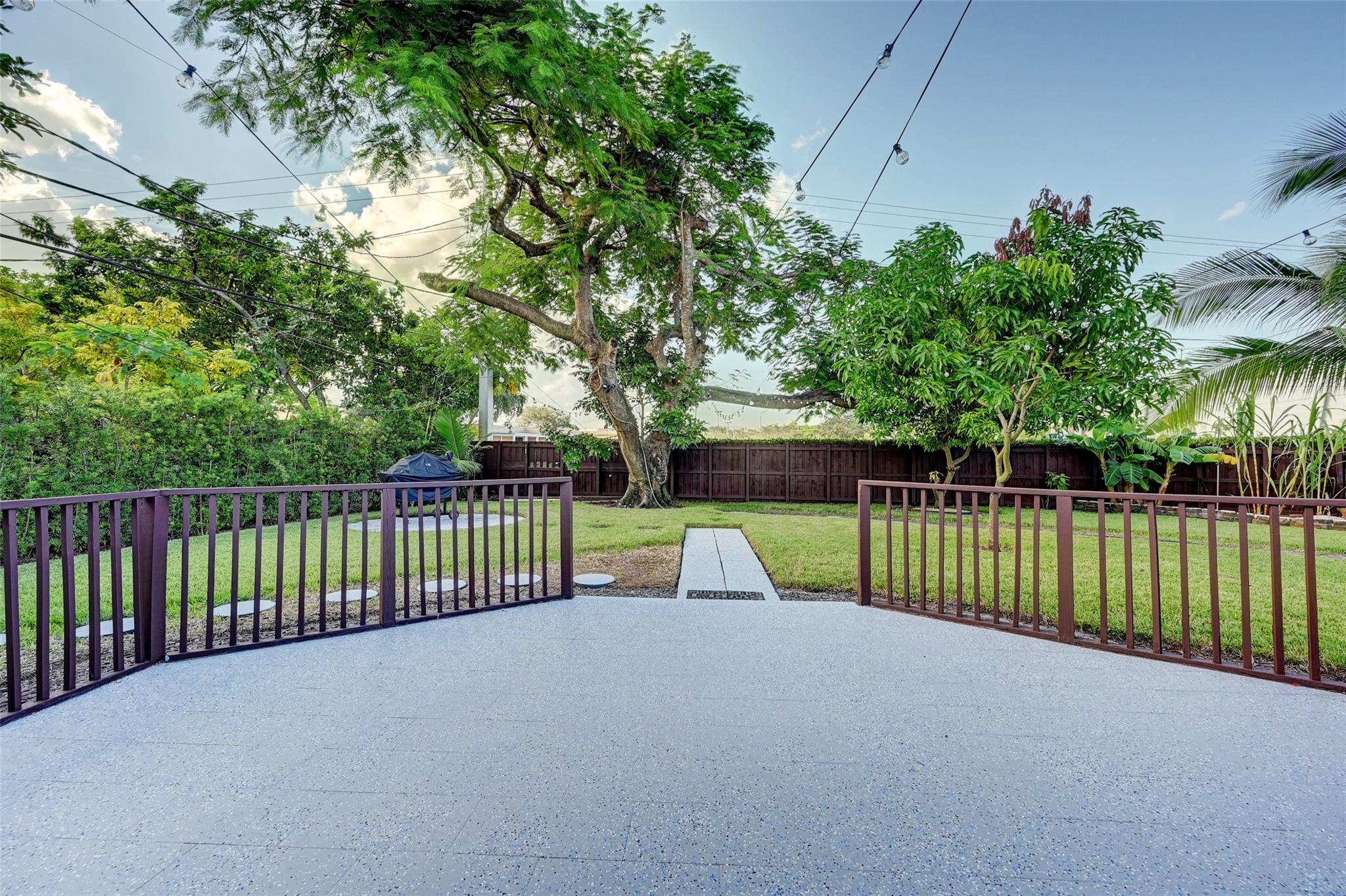PLANTATION SUNRISE HEIGHTS - Residential