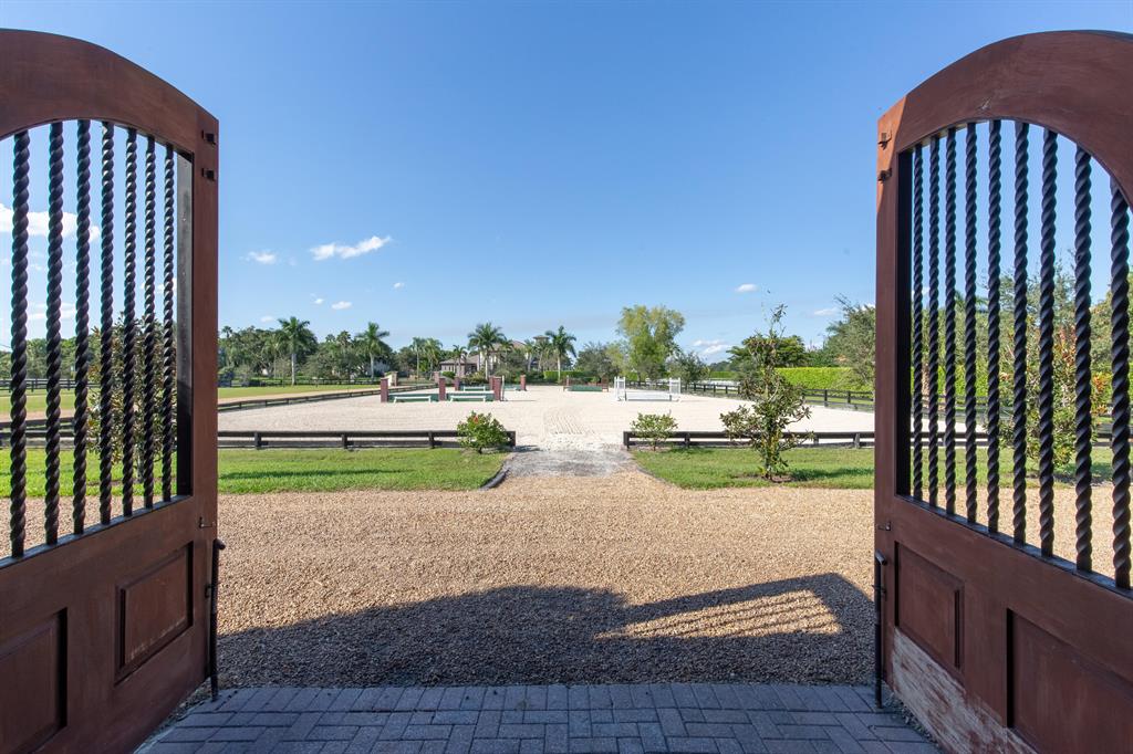 SOUTHFIELDS WELLINGTON COUNTRY - Residential