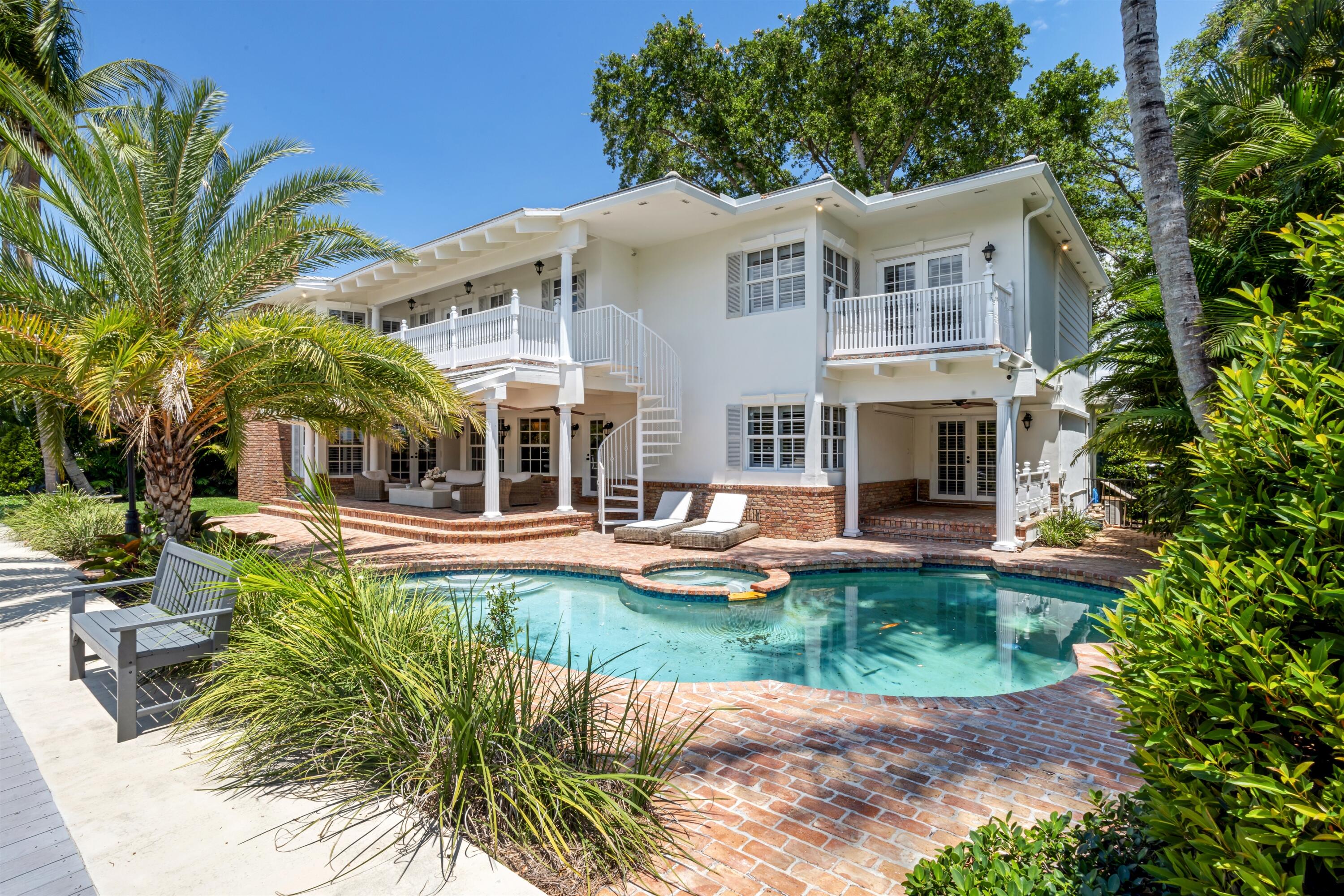 CORAL ISLES - Residential