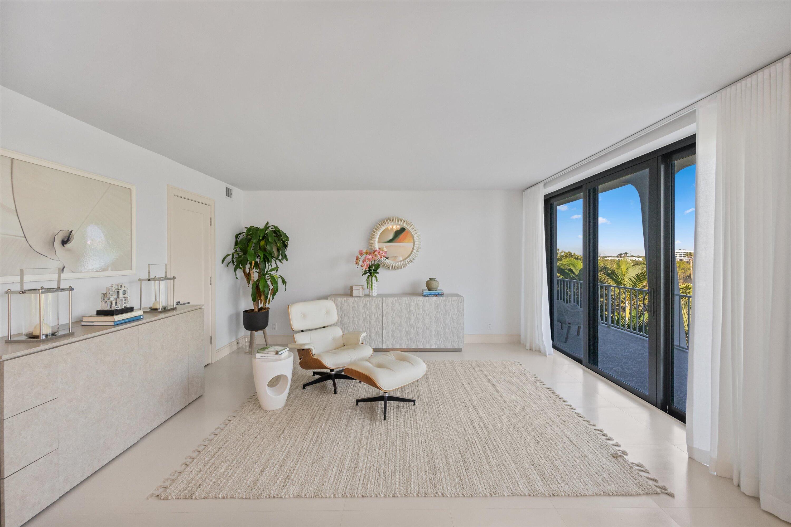 REEF CONDO - Residential