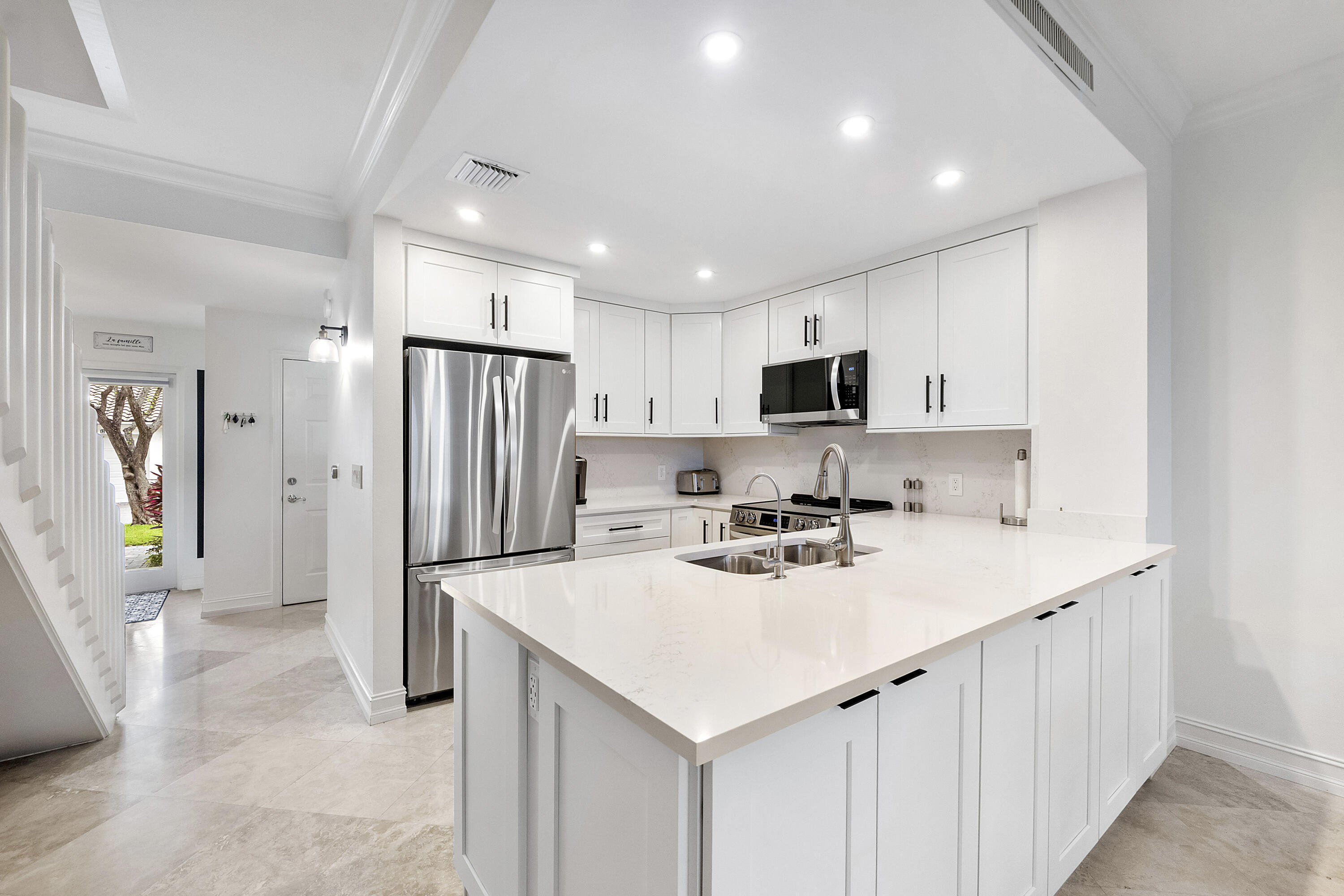 HIGHLAND BEACH CLUB CONDO - Residential
