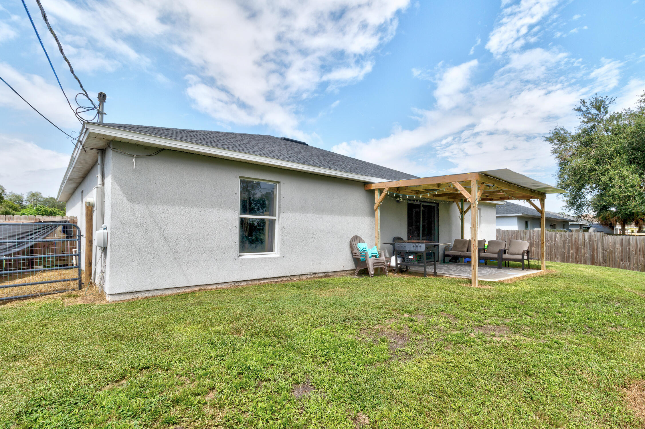 VERO LAKE ESTATES UNIT M - Residential