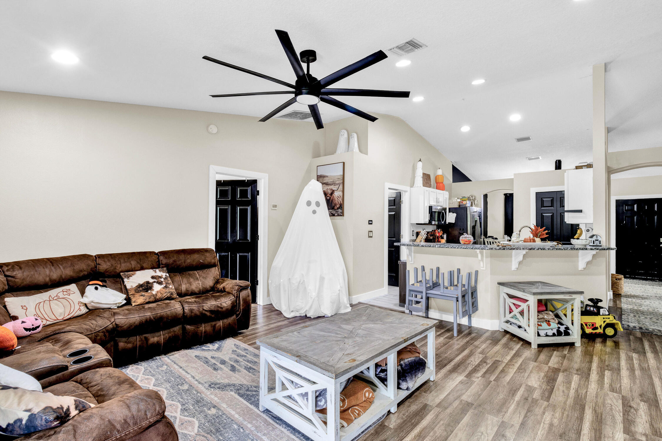 VERO LAKE ESTATES UNIT M - Residential
