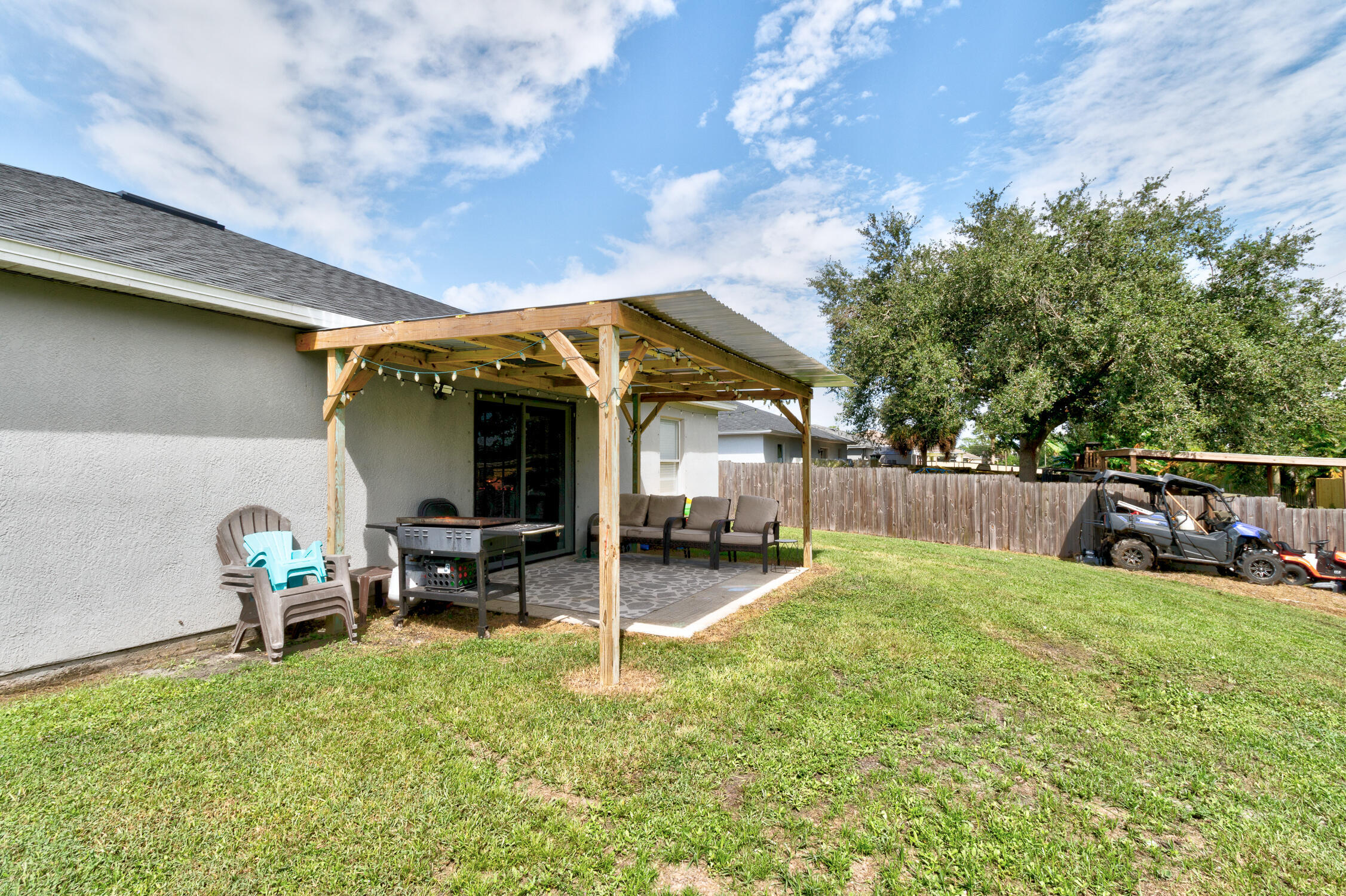 VERO LAKE ESTATES UNIT M - Residential