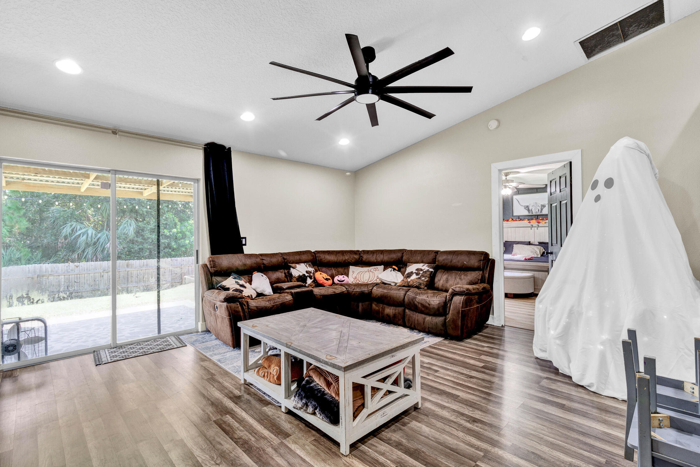 VERO LAKE ESTATES UNIT M - Residential