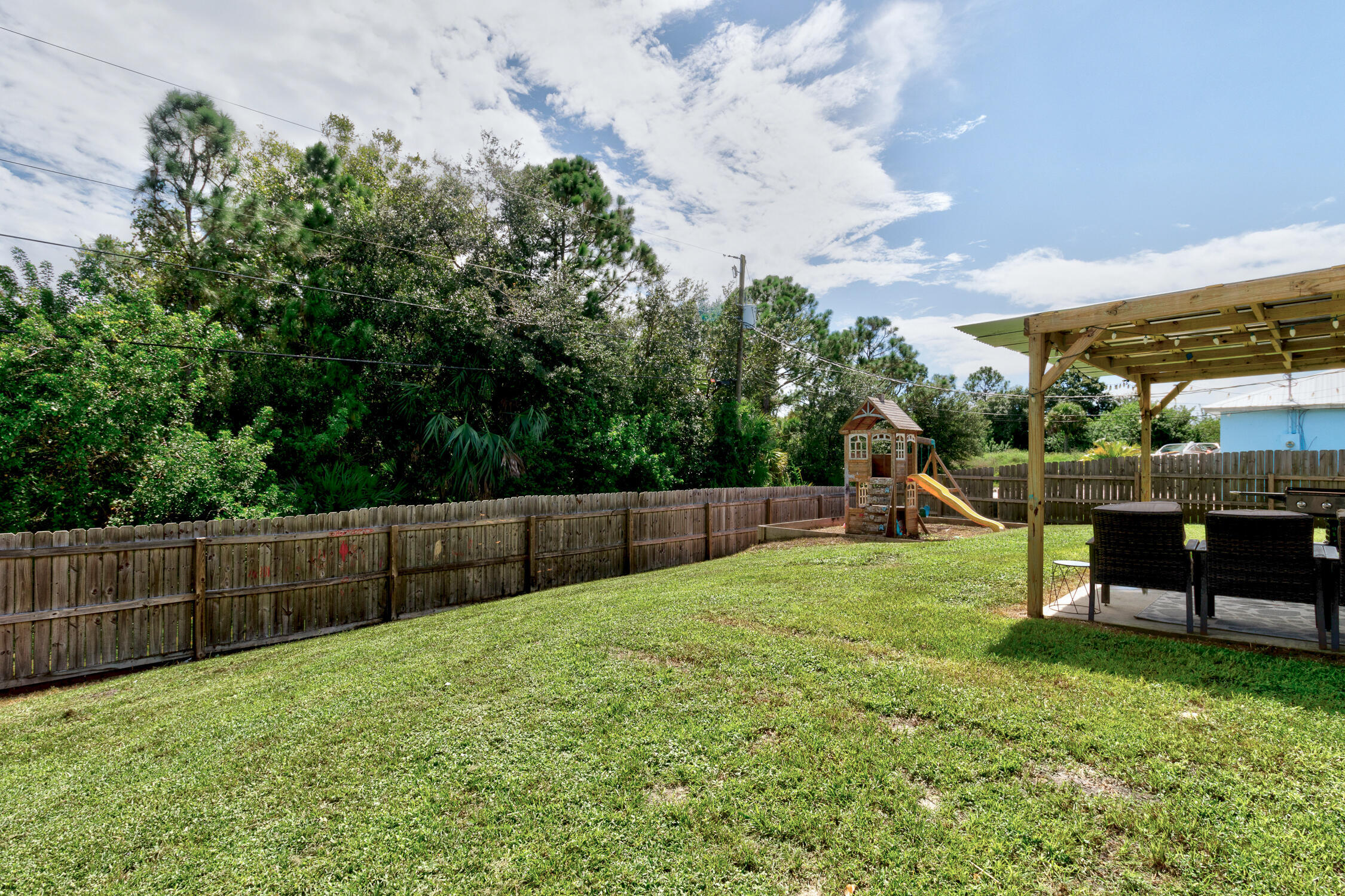 VERO LAKE ESTATES UNIT M - Residential