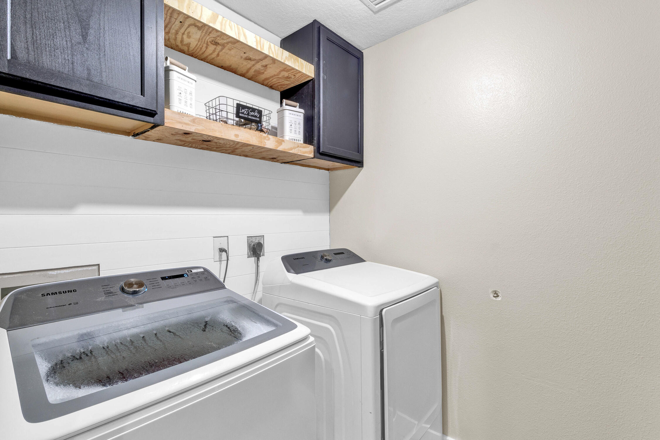 VERO LAKE ESTATES UNIT M - Residential