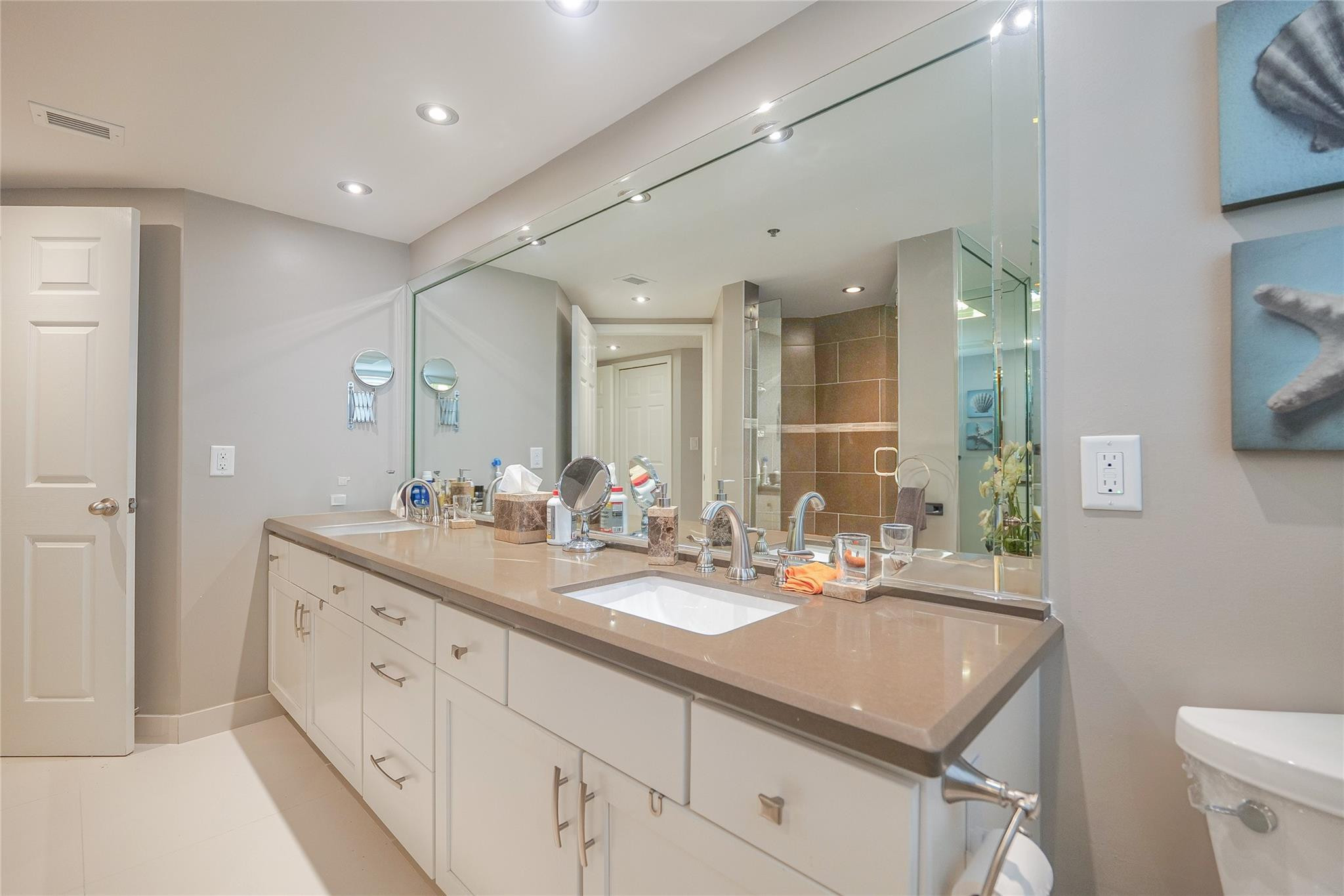 ENVIRON TOWERS - Residential