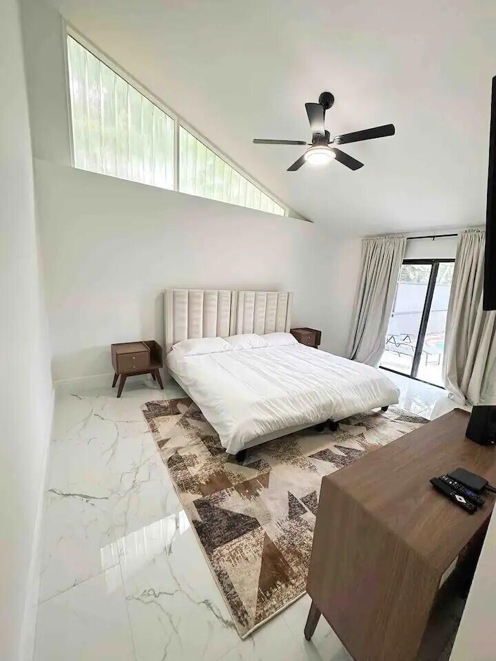 SUGAR POND MANOR OF WELLINGTON - Residential