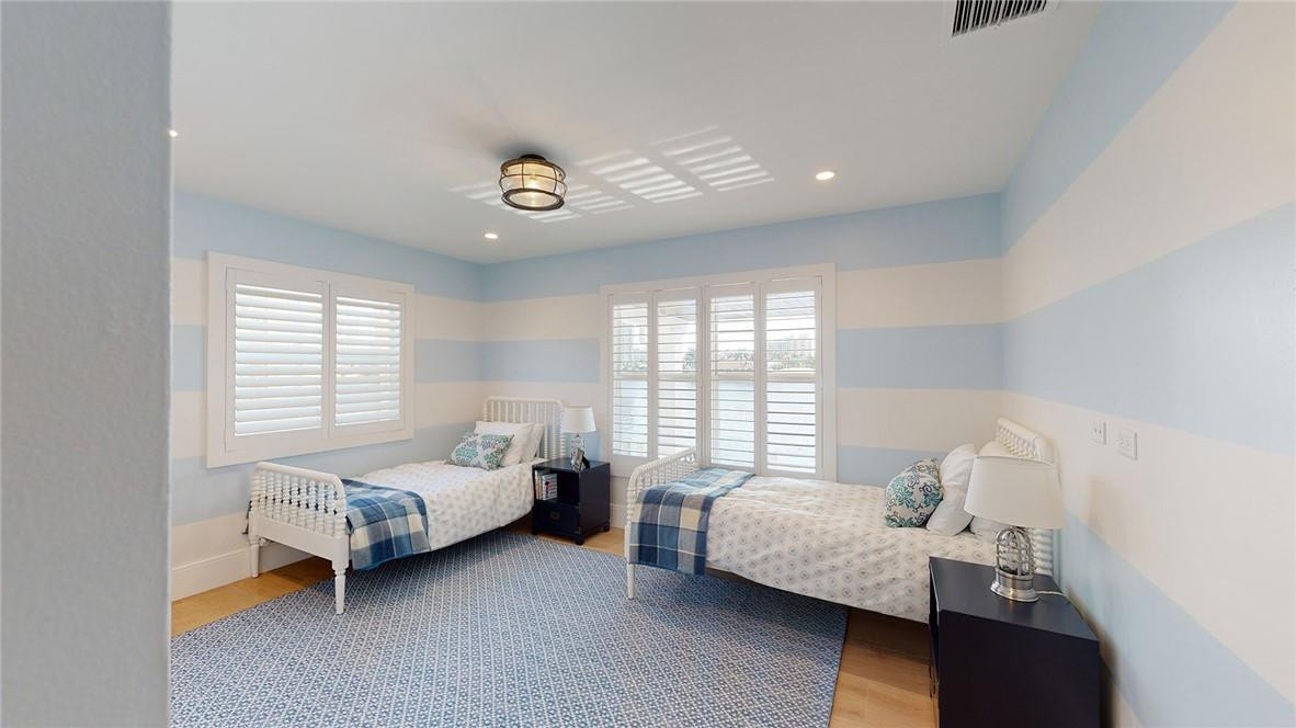 SANTA BARBARA SHORES - Residential