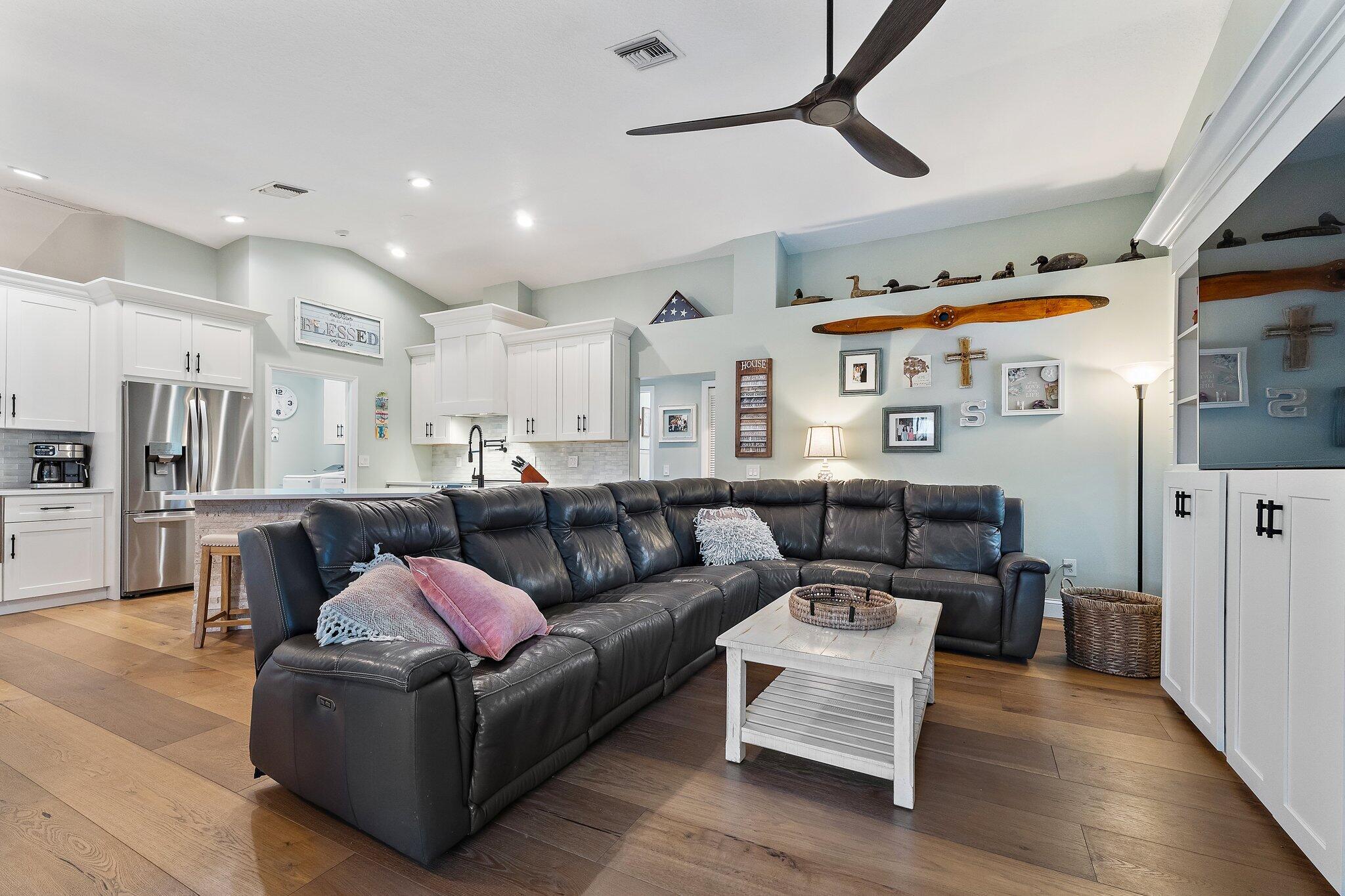 RIVER LANDING - Residential