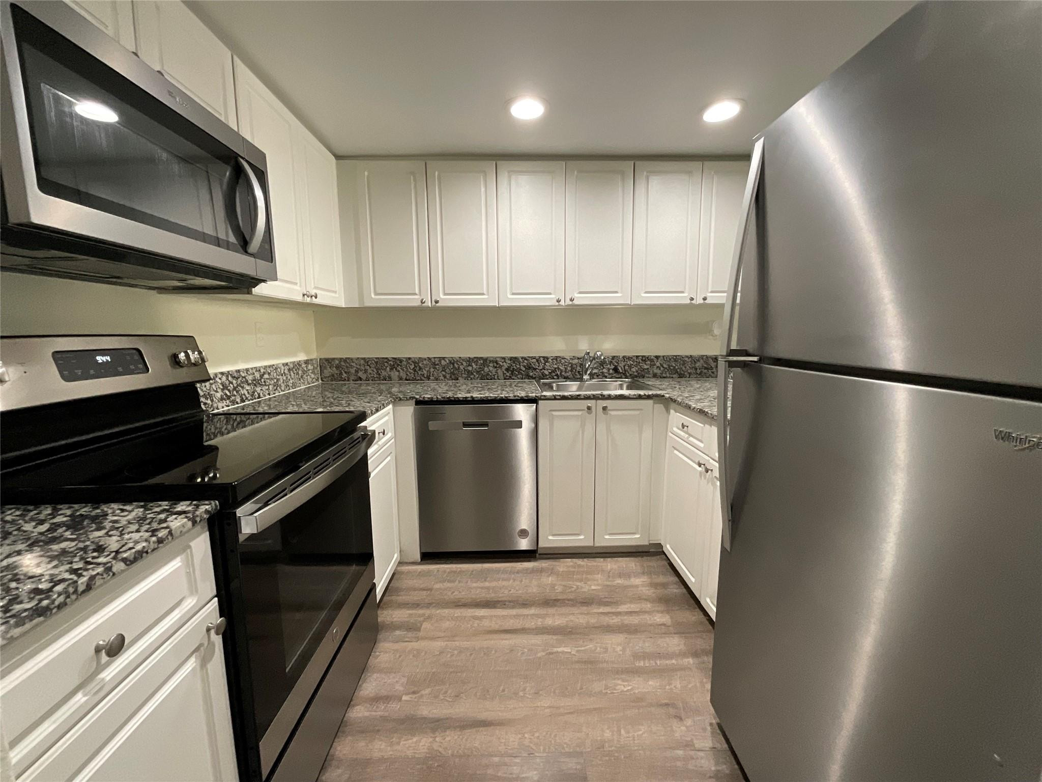 *ONLY $99 DEPOSIT (w.a.c) *FAST AND EASY MOVE IN *FRIENDLY PETS UP TO 60 lbs. OK Great layout with 2 big bedrooms and very spacious living room. Aventura Harbor is now leasing recently renovated one and two bedroom residences featuring huge living spaces, oversized bedrooms and tons of closet space. If you're looking for a sunny, spacious and well-appointed apartment home, resort-style amenities and beautifully maintained grounds, look no further. Aventura Harbor offers all these lifestyle choices plus effortless expressway convenience and the piece of mind of gated community living. Plus, you'll enjoy easy access to unbeatable shopping, dining and nightlife.