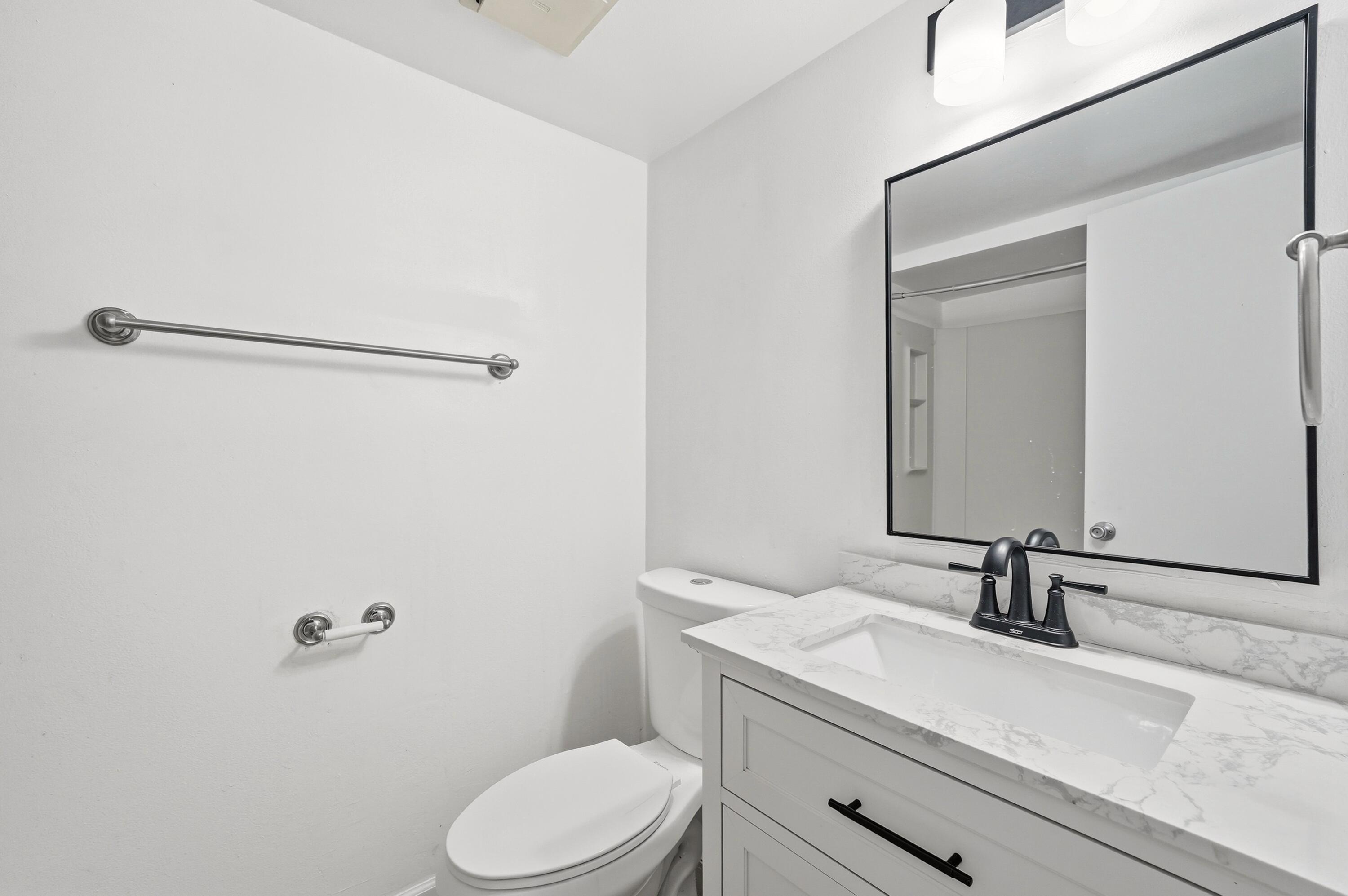 VILLAGE TOWNHOUSE-POMPANO BEACH - Residential