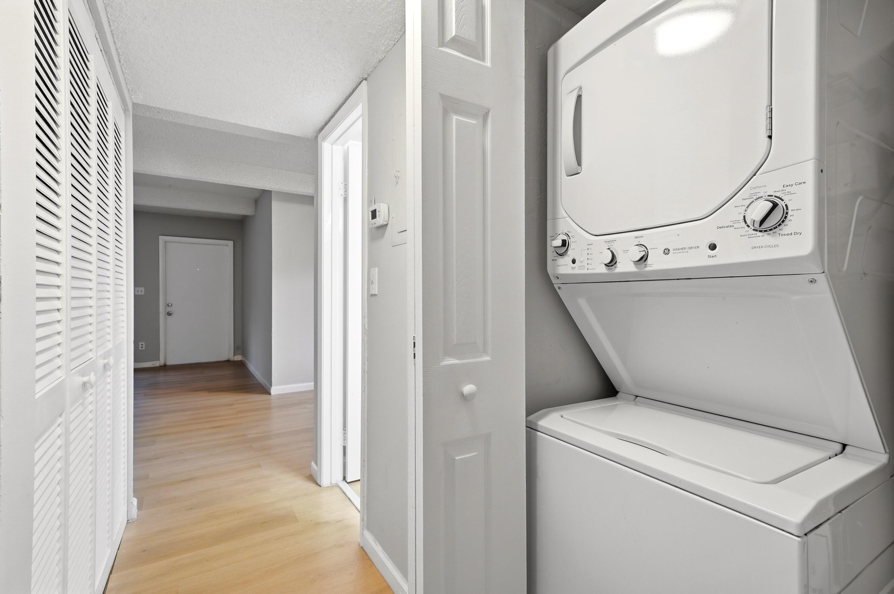 VILLAGE TOWNHOUSE-POMPANO BEACH - Residential