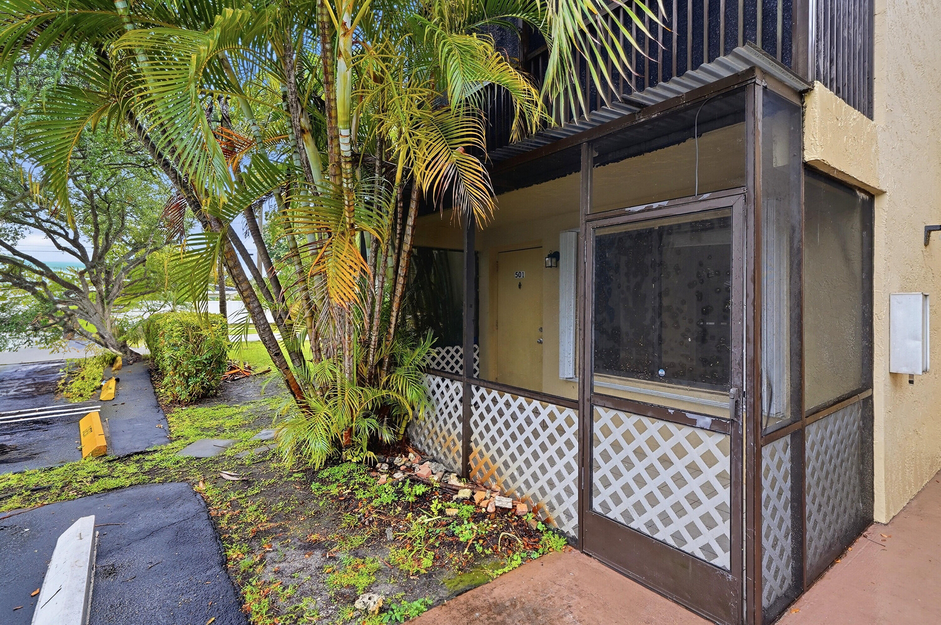 VILLAGE TOWNHOUSE-POMPANO BEACH - Residential