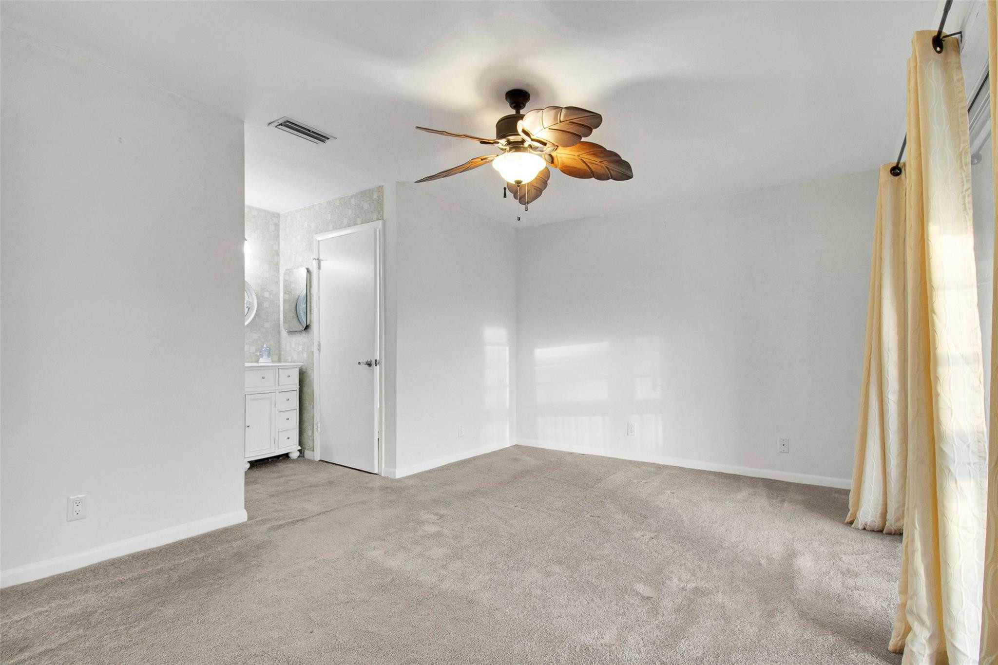 Royal Park Gardens III - Residential Lease