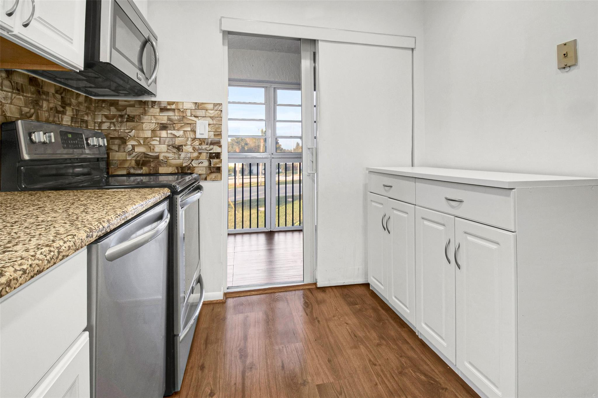 Royal Park Gardens III - Residential Lease
