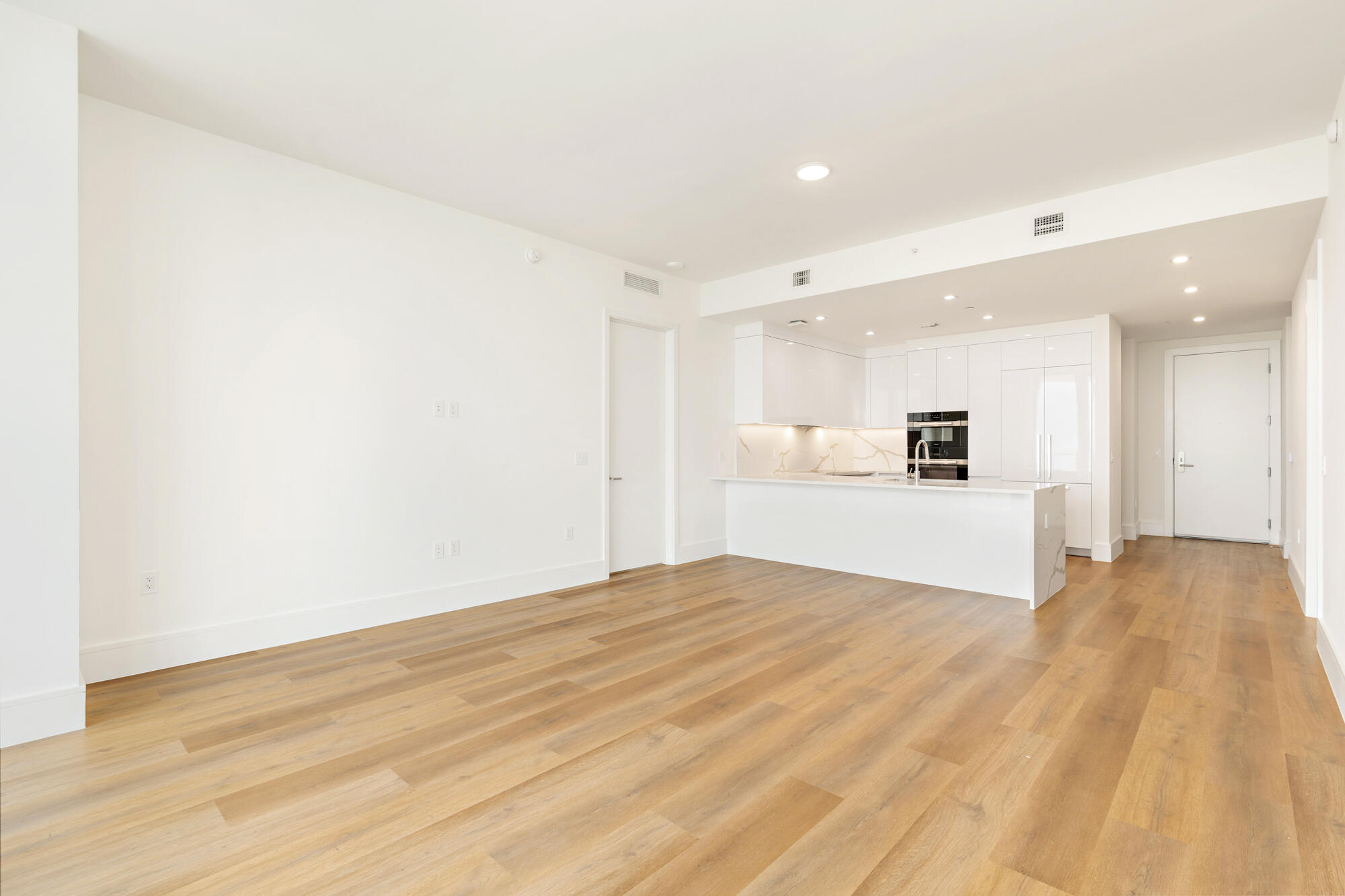 NAUTILUS 220 CONDO - Residential