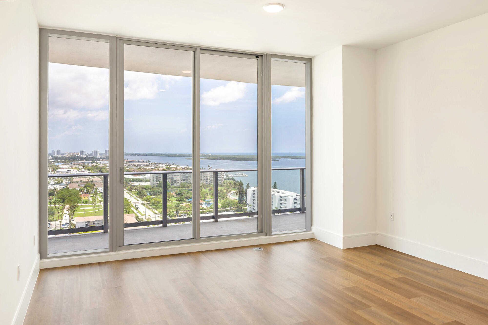 NAUTILUS 220 CONDO - Residential
