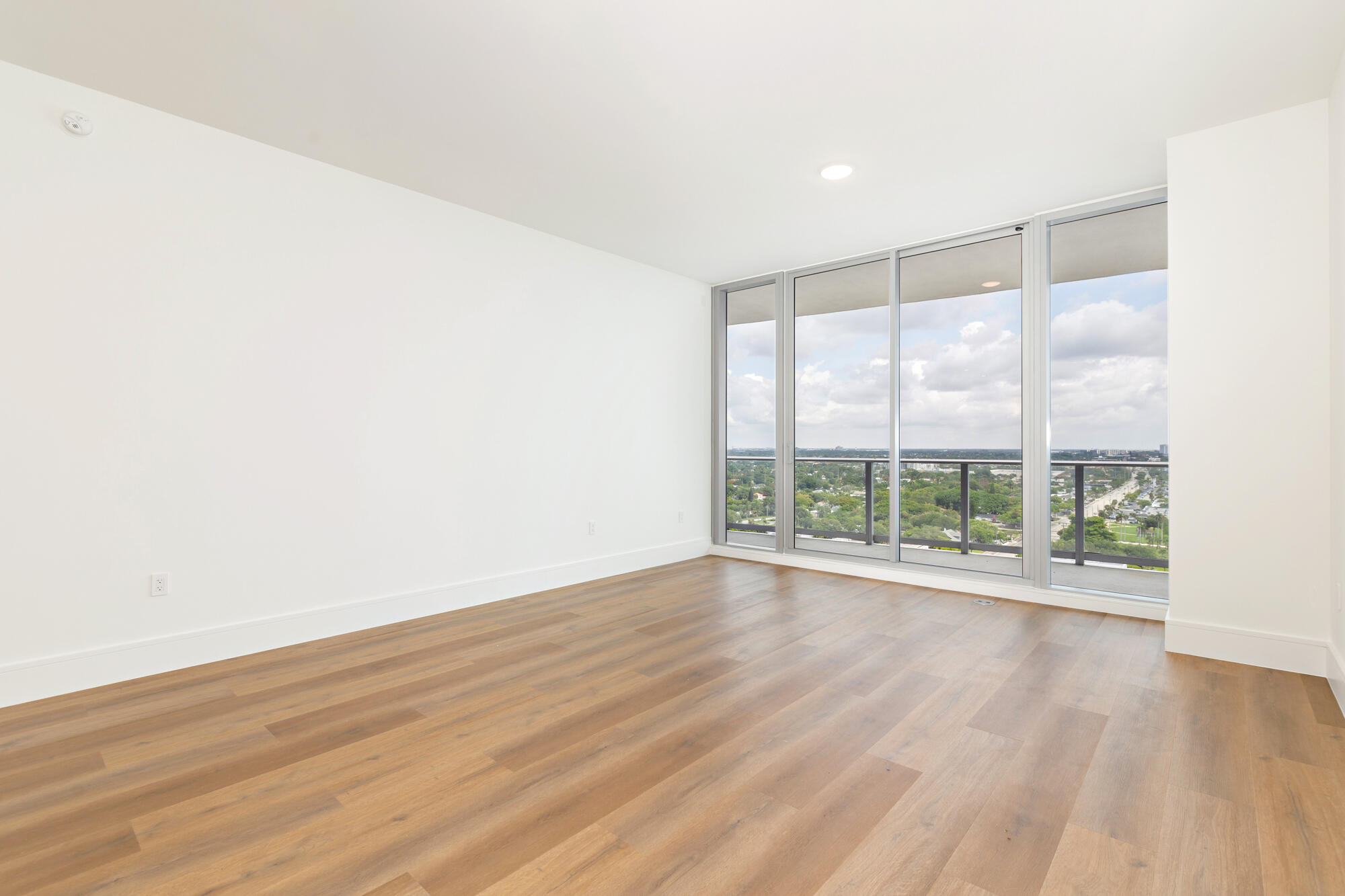 NAUTILUS 220 CONDO - Residential
